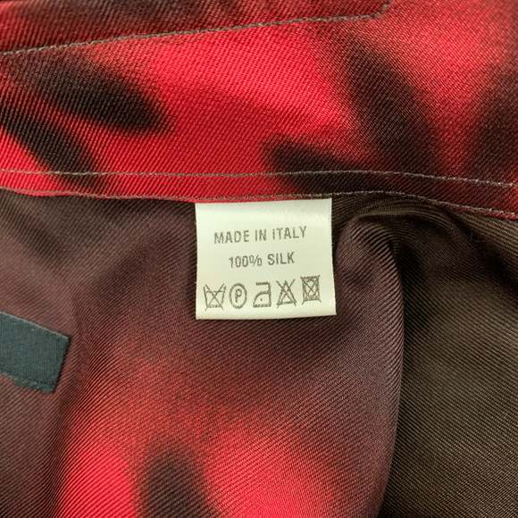 Vintage GUCCI by Tom Ford 2001 Red Floral Silk Button Up Long Sleeve Shirt - Picture 5 of 6